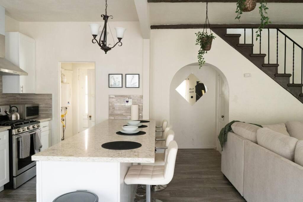 Spacious 2-Bedroom Unit In Hollywood 洛杉矶 外观 照片